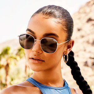 Quay Sunglasses Jezabell Gold Smoke Oversized Round Casual Trendy Vacation Cute
